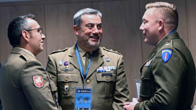 Military audience in discussion